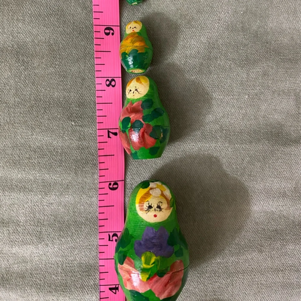 Vintage Colorful Russian Nesting Dolls with 5 dolls hand painted